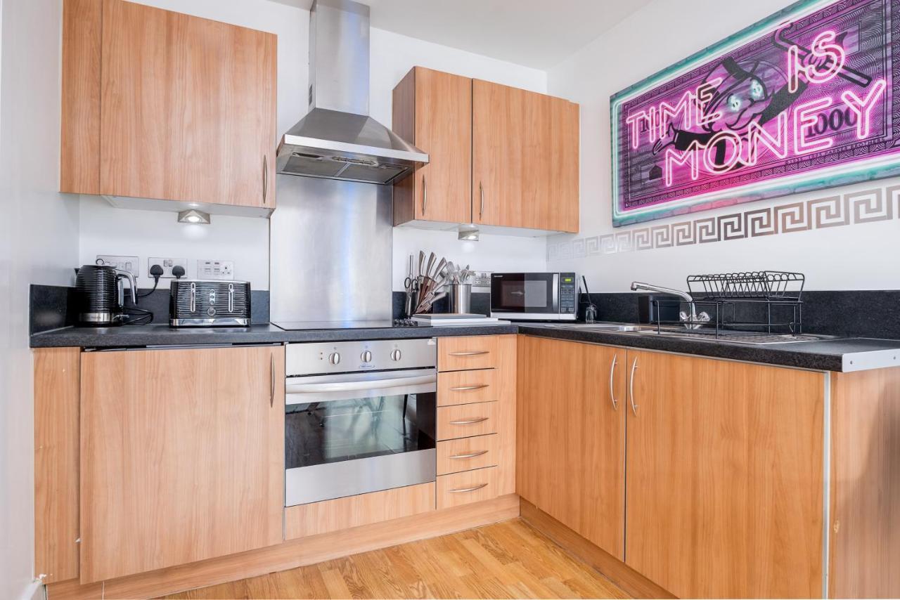 Maevela Apartments - Arcadian Versace Themed Apt ☆ Huge Balcony / Free Parking → Free Netflix -2 Min Walk From Birmingham Hippodrome Theatre, Arcadian, China Town, Sidewalk Club, Gay Village, 5 Mins From New Street Train Station - Birmingham Grand Ce Exterior foto